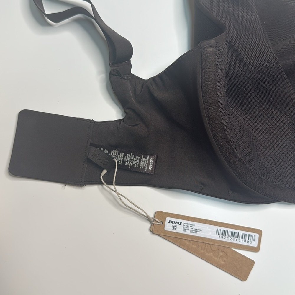 NWT SKIMS weightless Scoop Bra 36DDD - Picture 4 of 4